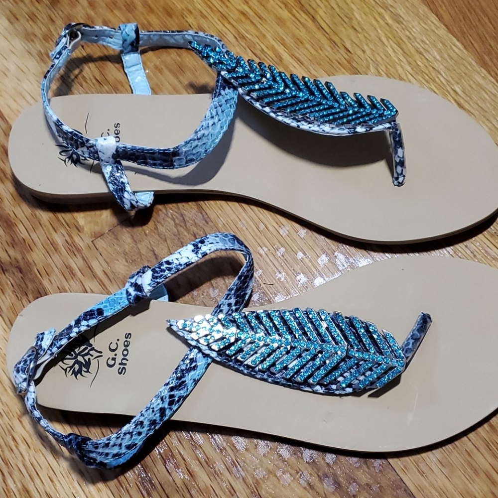 Sandals - Picture 3 of 8